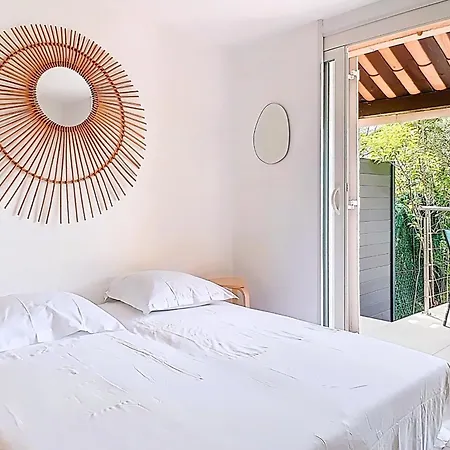 Apartmán With Terrace Near The Sea *